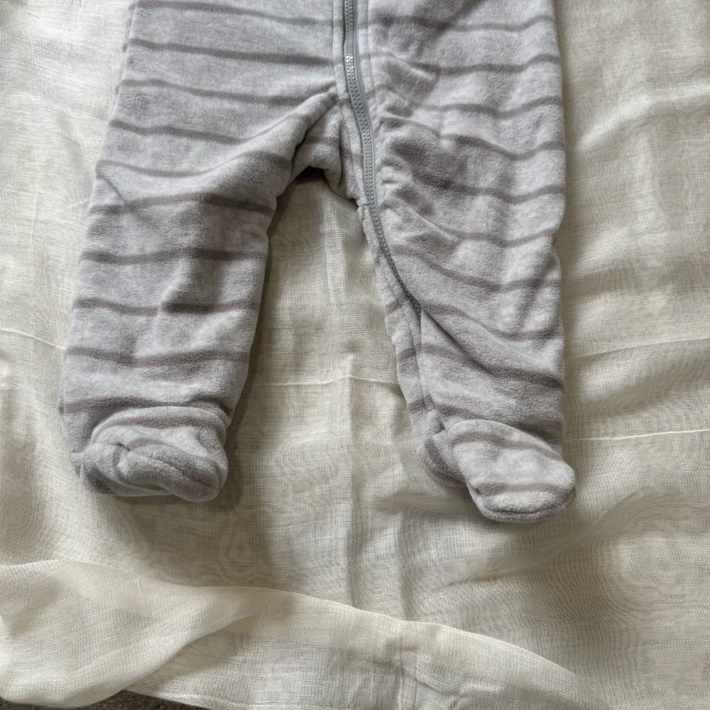 Carter's Striped Gray Hooded Footie Size 6 months